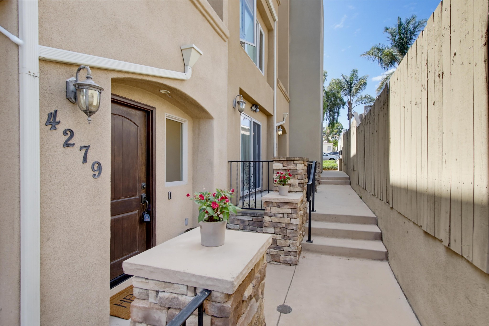 Virtual tour photo 4 of 97 for 4279 Lamont St