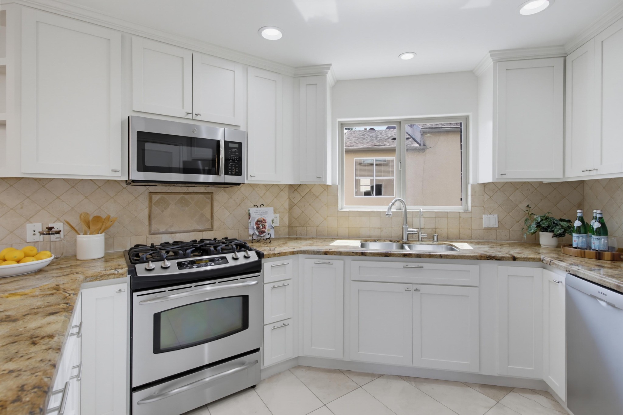 Virtual tour photo 13 of 97 for 4279 Lamont St