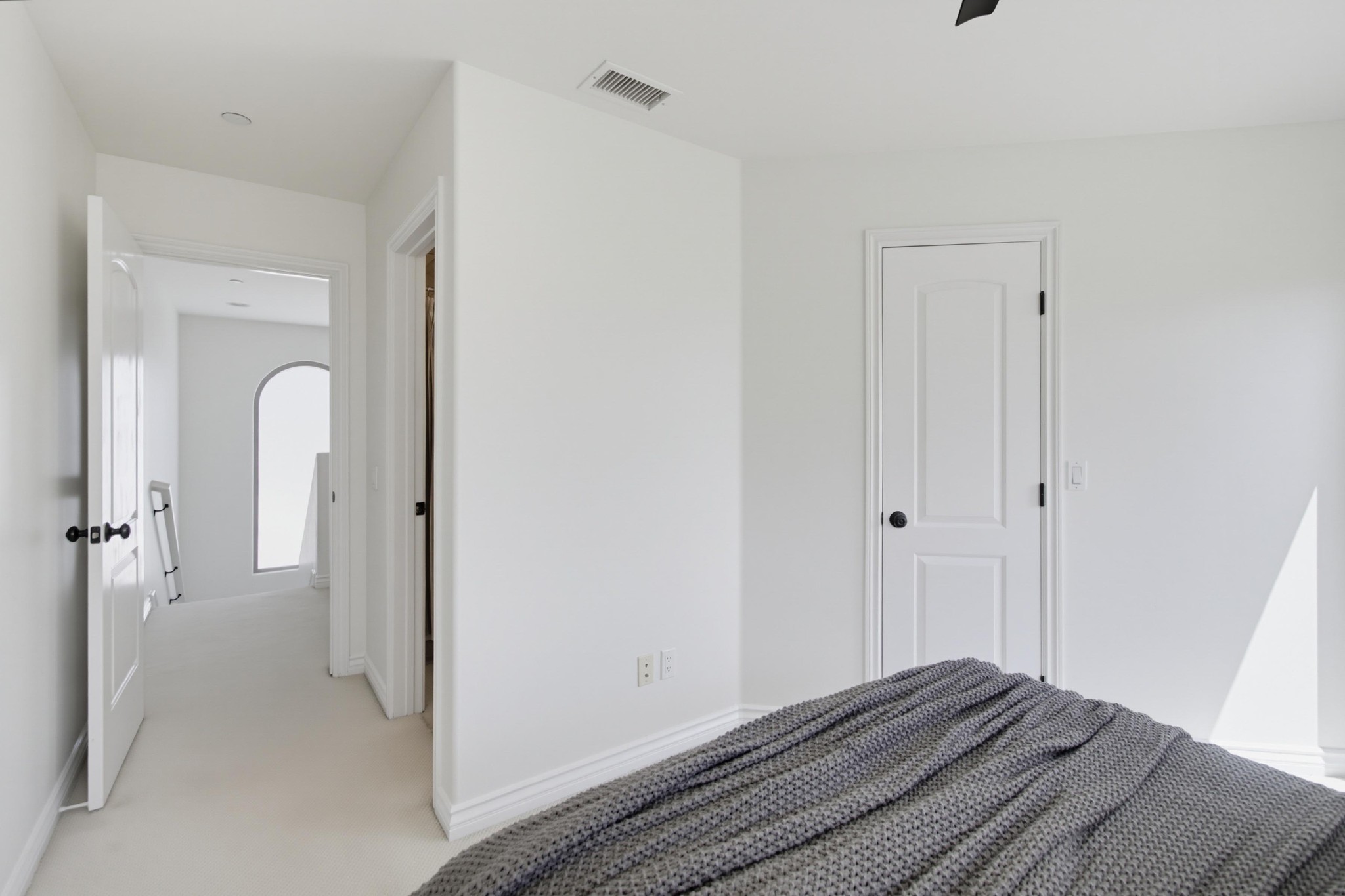 Virtual tour photo 23 of 97 for 4279 Lamont St