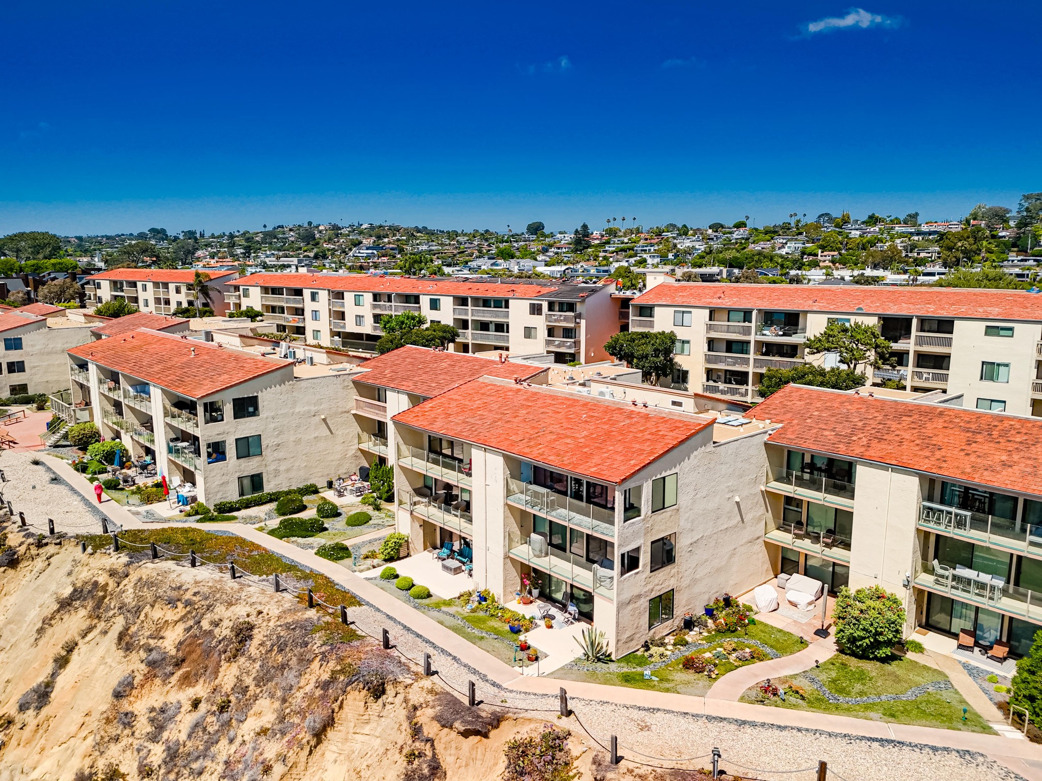 Virtual tour photo 47 of 84 for 429 S Sierra Ave Unit 125