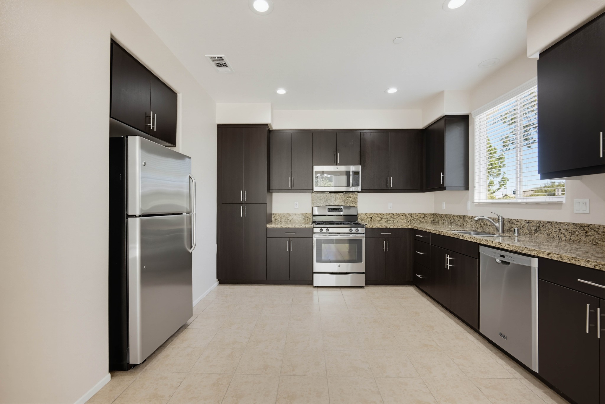 Virtual tour photo 12 of 47 for 42910 Avenida Amistad