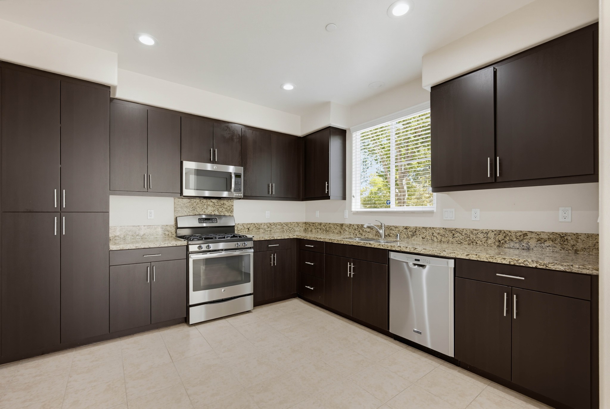 Virtual tour photo 13 of 47 for 42910 Avenida Amistad