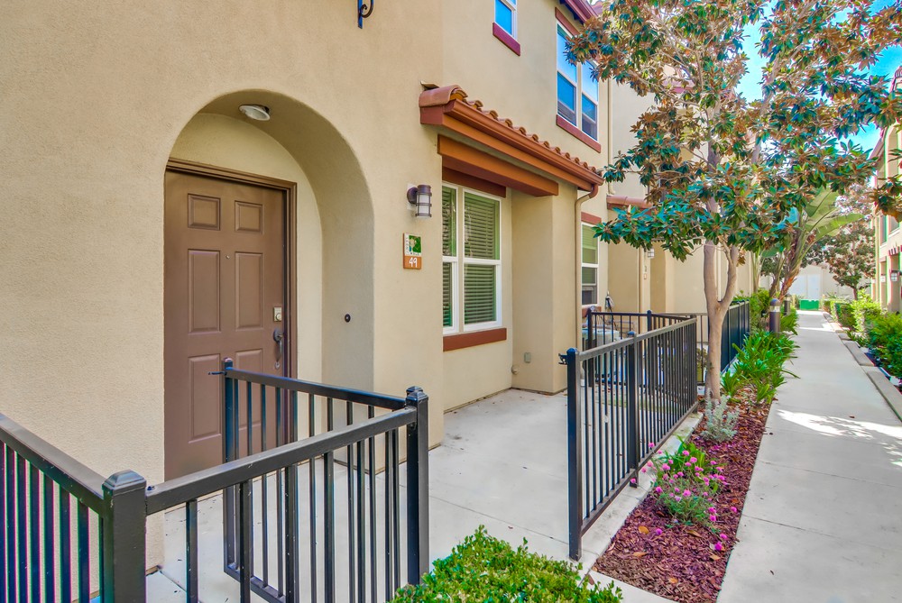 Virtual tour photo 5 of 46 for 4300 Newton Ave UNIT 49