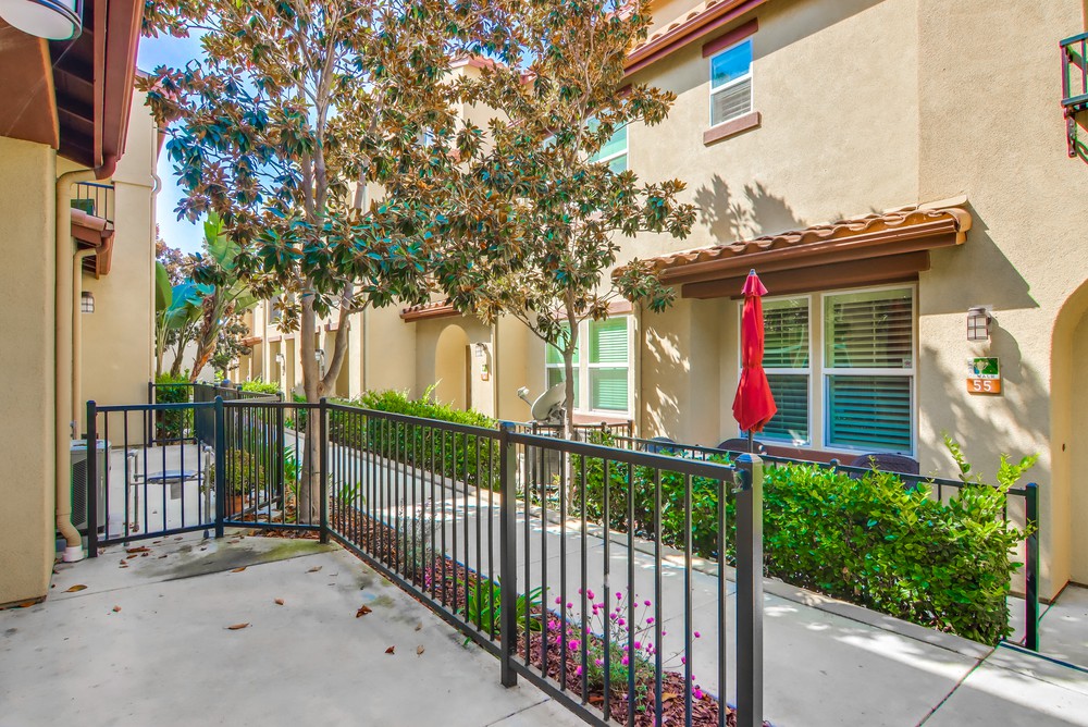 Virtual tour photo 7 of 46 for 4300 Newton Ave UNIT 49