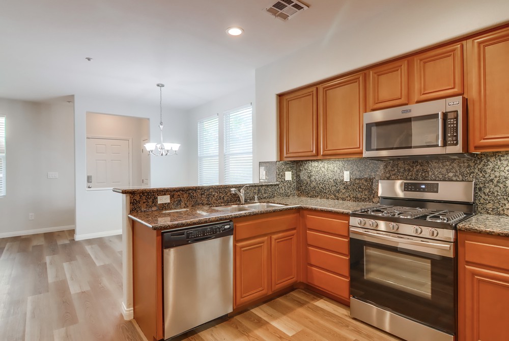 Virtual tour photo 22 of 46 for 4300 Newton Ave UNIT 49