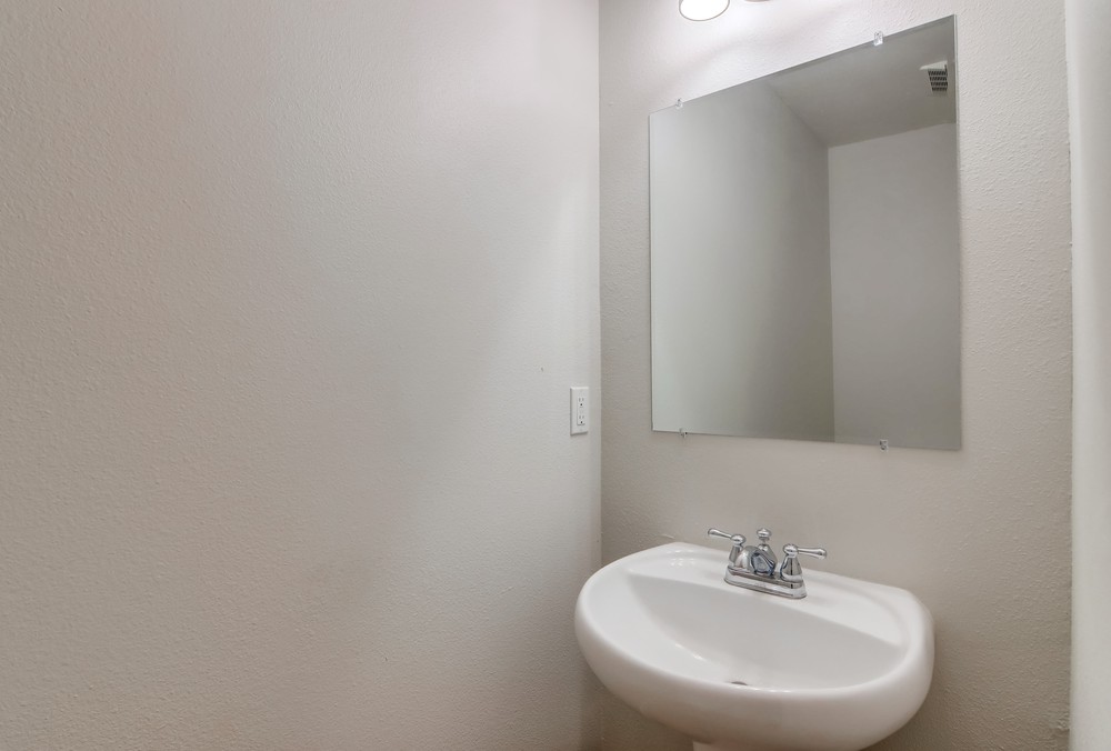 Virtual tour photo 25 of 46 for 4300 Newton Ave UNIT 49