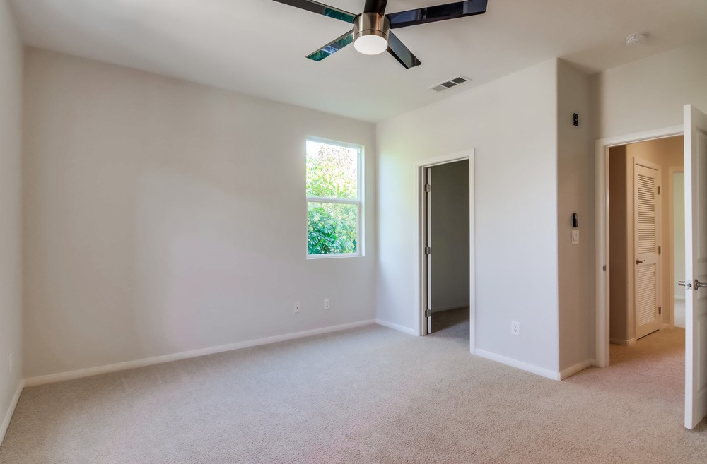 Virtual tour photo 32 of 46 for 4300 Newton Ave UNIT 49