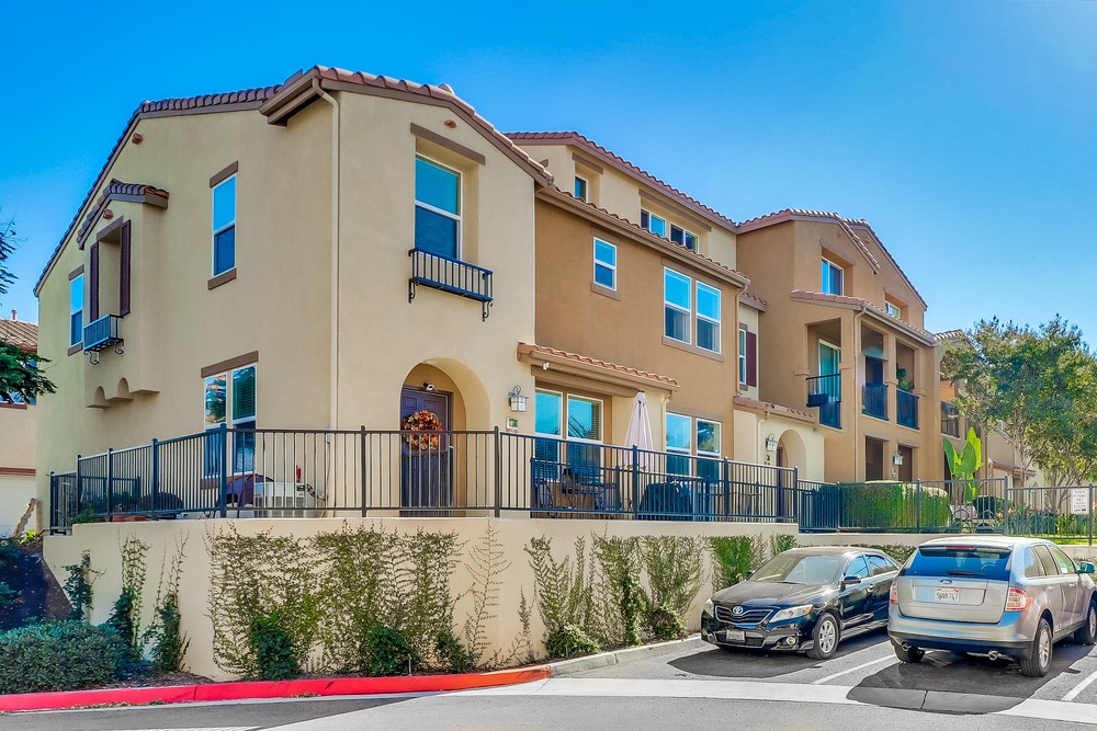 Virtual tour photo 1 of 45 for 4300 Newton Ave UNIT 61