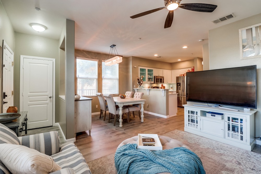 Virtual tour photo 10 of 45 for 4300 Newton Ave UNIT 61