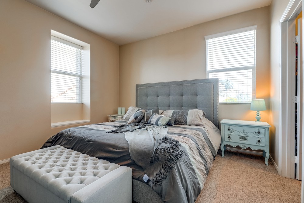 Virtual tour photo 25 of 45 for 4300 Newton Ave UNIT 61