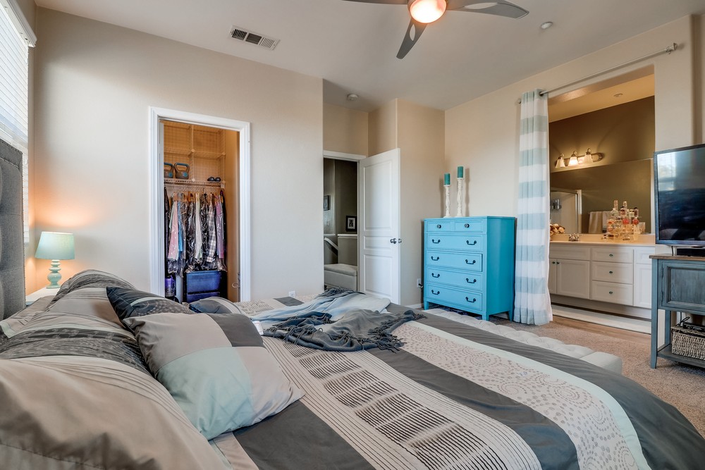 Virtual tour photo 26 of 45 for 4300 Newton Ave UNIT 61