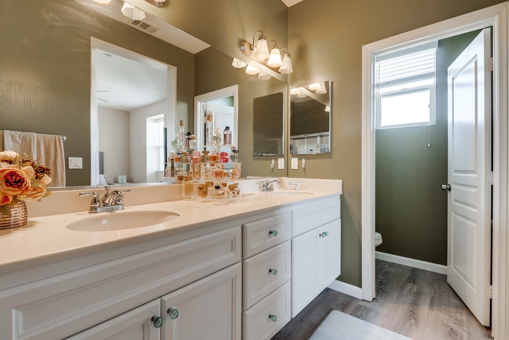 Virtual tour photo 30 of 45 for 4300 Newton Ave UNIT 61