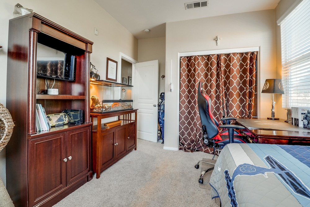 Virtual tour photo 33 of 45 for 4300 Newton Ave UNIT 61
