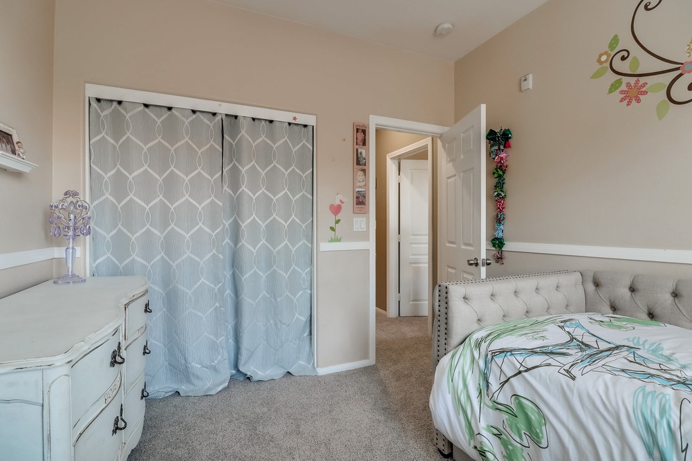 Virtual tour photo 36 of 45 for 4300 Newton Ave UNIT 61