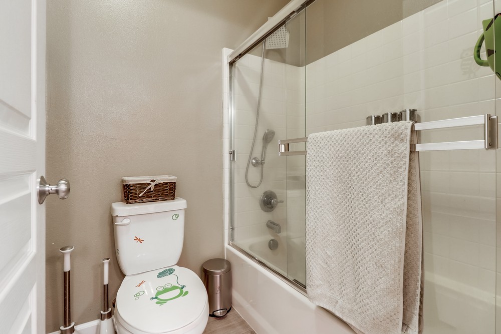 Virtual tour photo 41 of 45 for 4300 Newton Ave UNIT 61