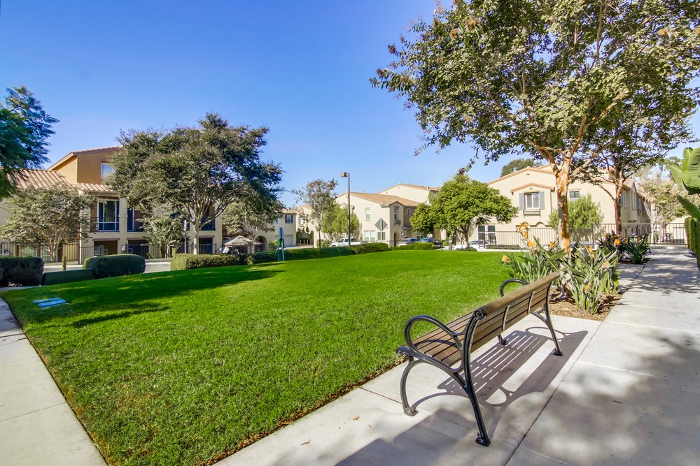 Virtual tour photo 5 of 43 for 4300 Newton Ave UNIT 62