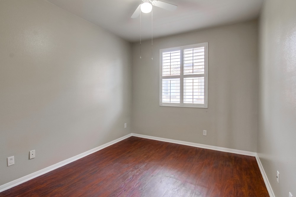 Virtual tour photo 35 of 43 for 4300 Newton Ave UNIT 62