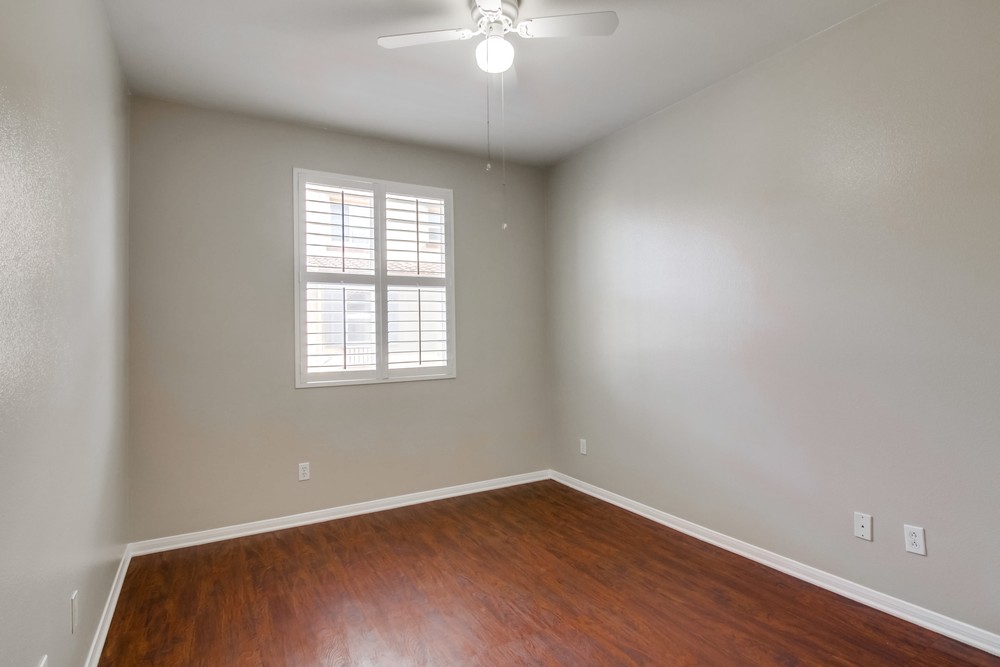 Virtual tour photo 36 of 43 for 4300 Newton Ave UNIT 62
