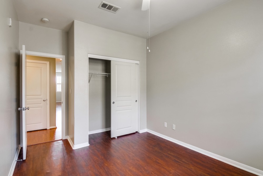 Virtual tour photo 38 of 43 for 4300 Newton Ave UNIT 62