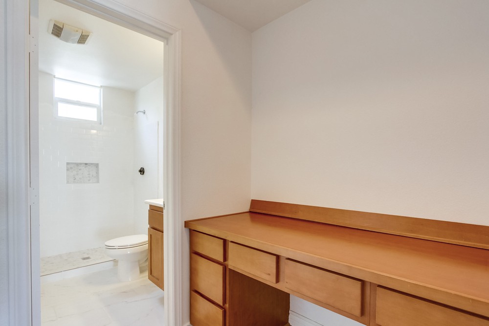 Virtual tour photo 32 of 57 for 4300 Newton Ave UNIT 81