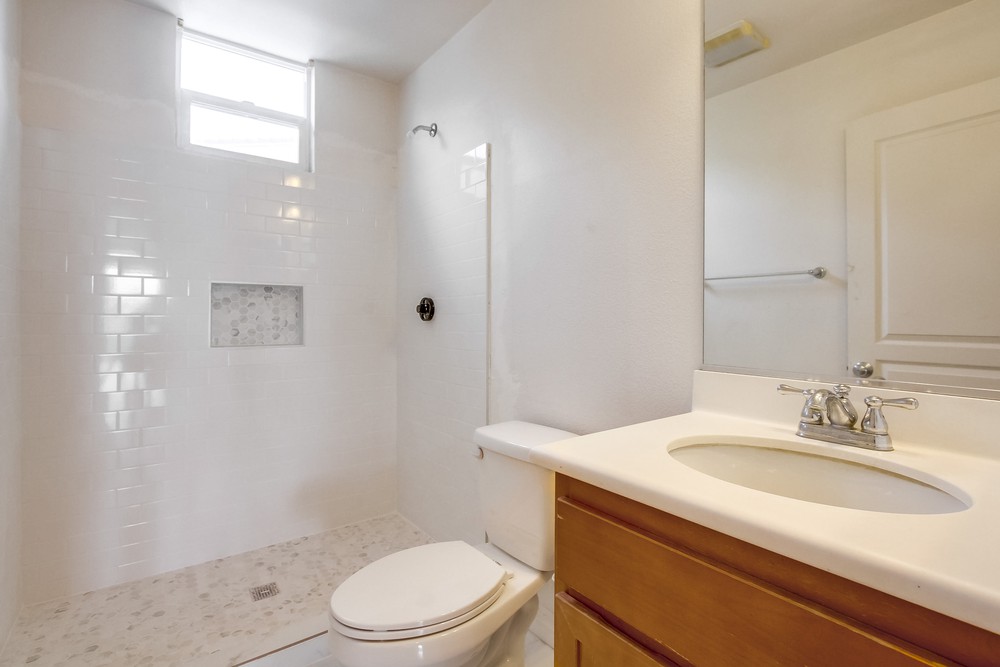 Virtual tour photo 33 of 57 for 4300 Newton Ave UNIT 81