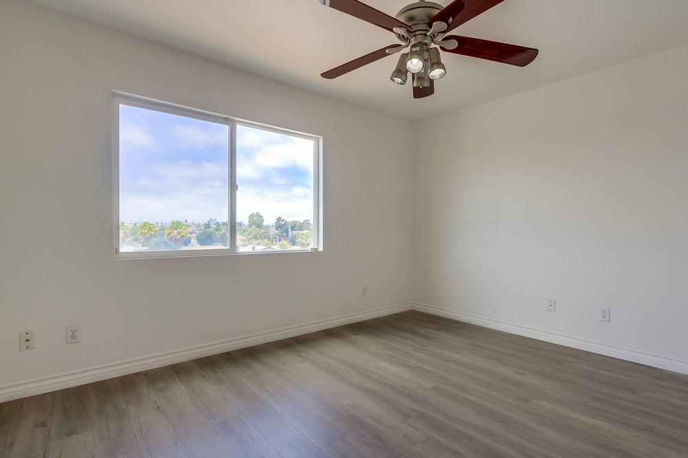 Virtual tour photo 36 of 57 for 4300 Newton Ave UNIT 81