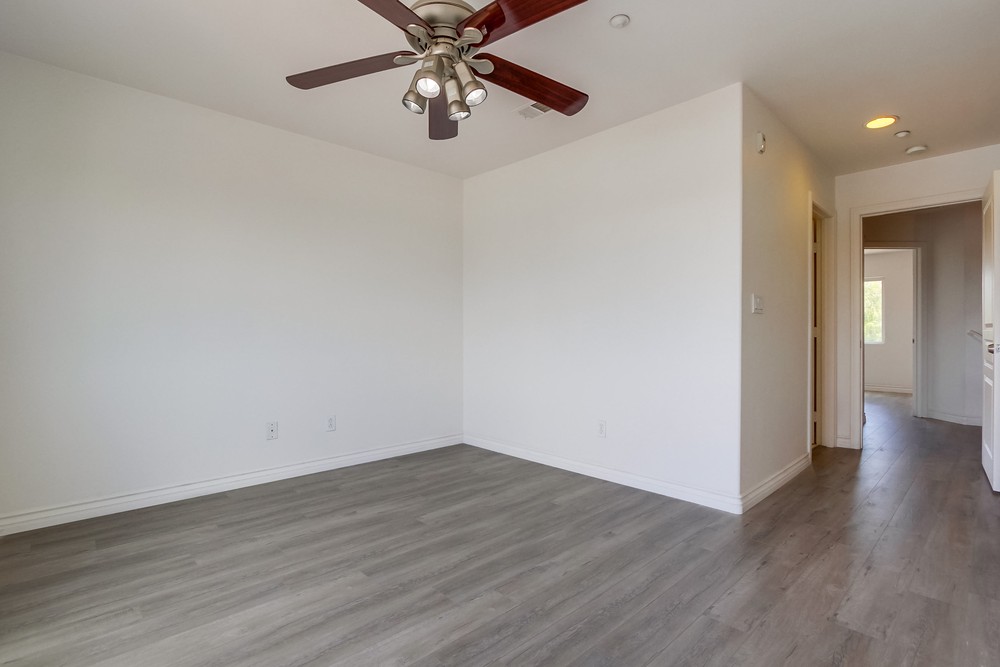 Virtual tour photo 38 of 57 for 4300 Newton Ave UNIT 81
