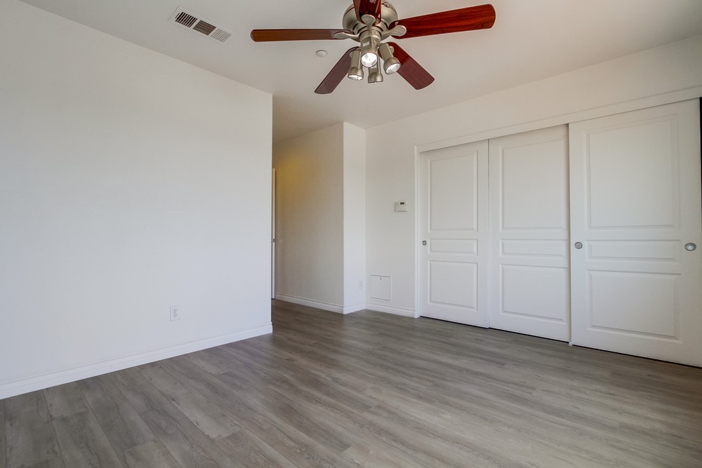 Virtual tour photo 39 of 57 for 4300 Newton Ave UNIT 81