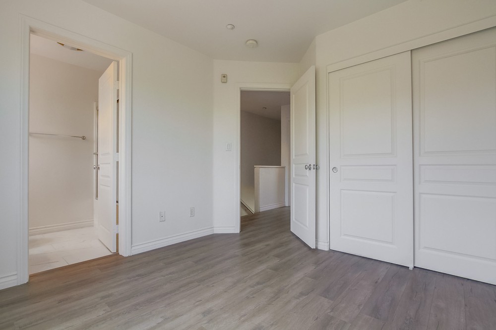 Virtual tour photo 48 of 57 for 4300 Newton Ave UNIT 81