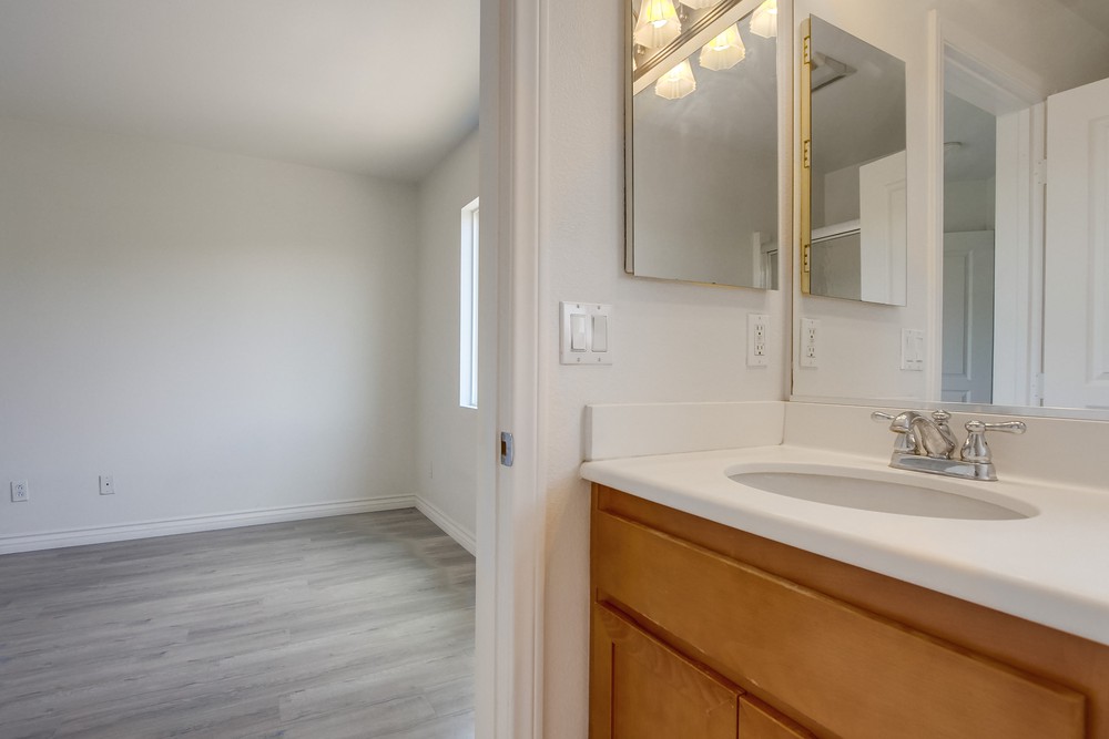 Virtual tour photo 51 of 57 for 4300 Newton Ave UNIT 81