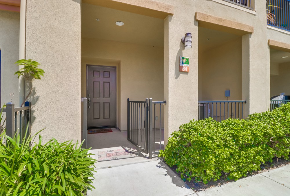 Virtual tour photo 5 of 47 for 4300 Newton Ave UNIT 84