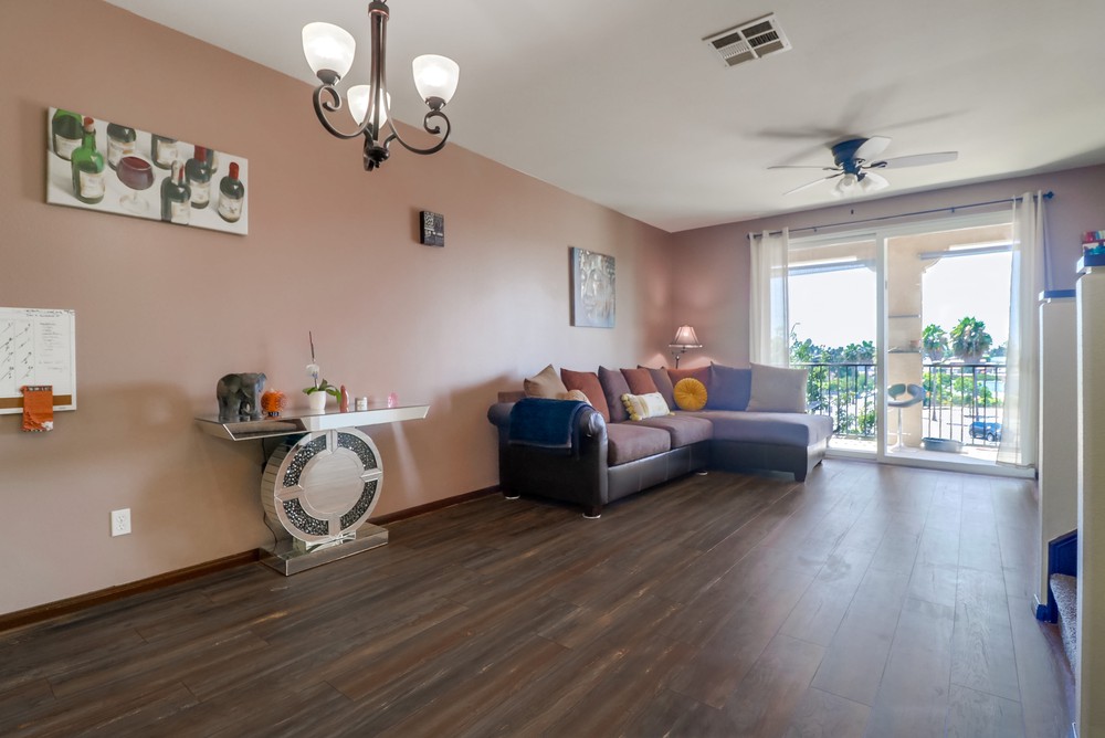 Virtual tour photo 9 of 47 for 4300 Newton Ave UNIT 84