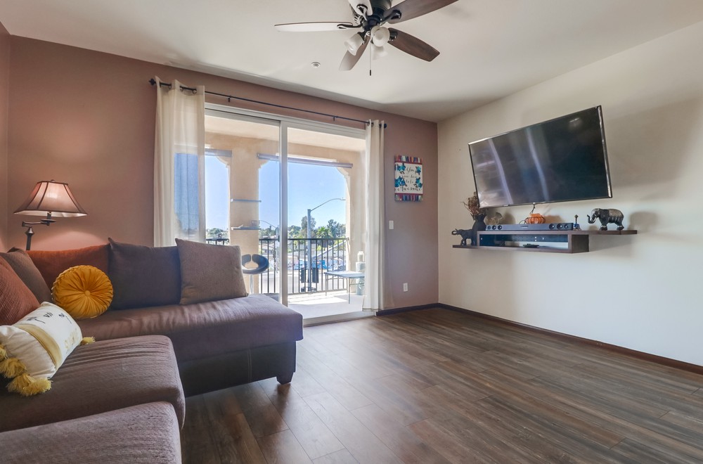 Virtual tour photo 11 of 47 for 4300 Newton Ave UNIT 84