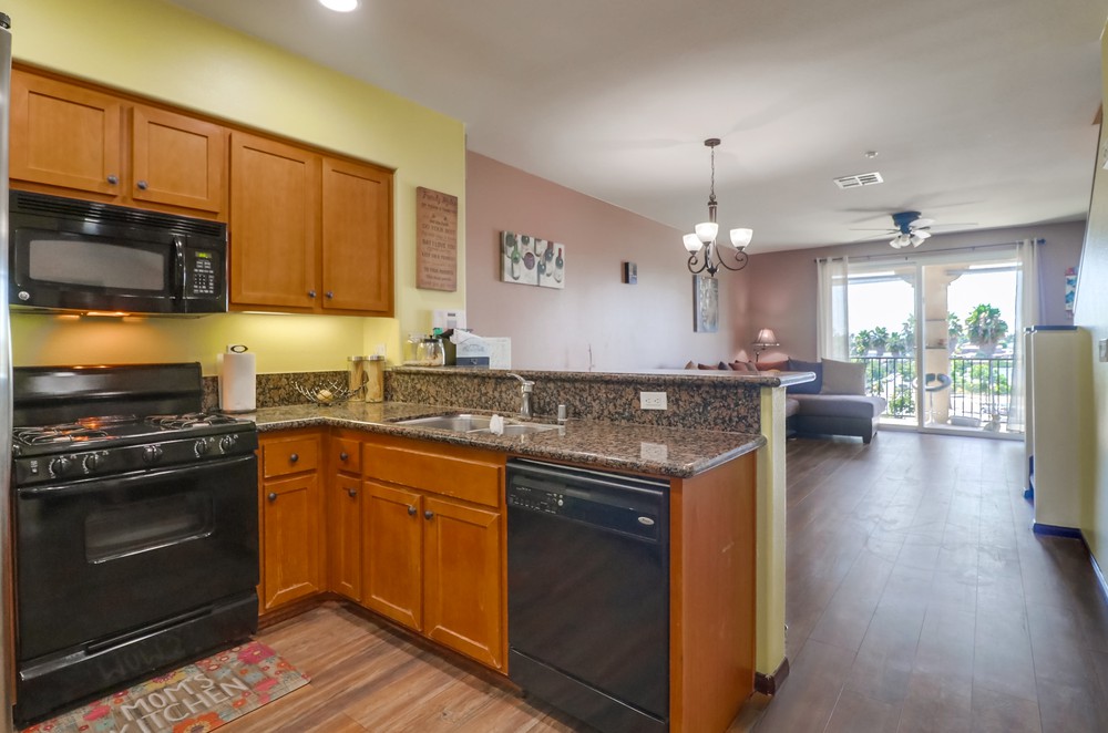 Virtual tour photo 24 of 47 for 4300 Newton Ave UNIT 84