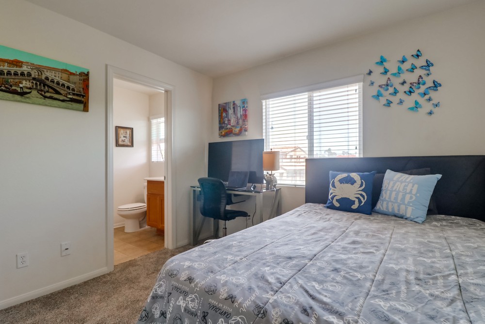Virtual tour photo 30 of 47 for 4300 Newton Ave UNIT 84