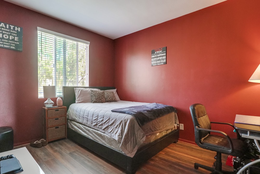 Virtual tour photo 32 of 47 for 4300 Newton Ave UNIT 84