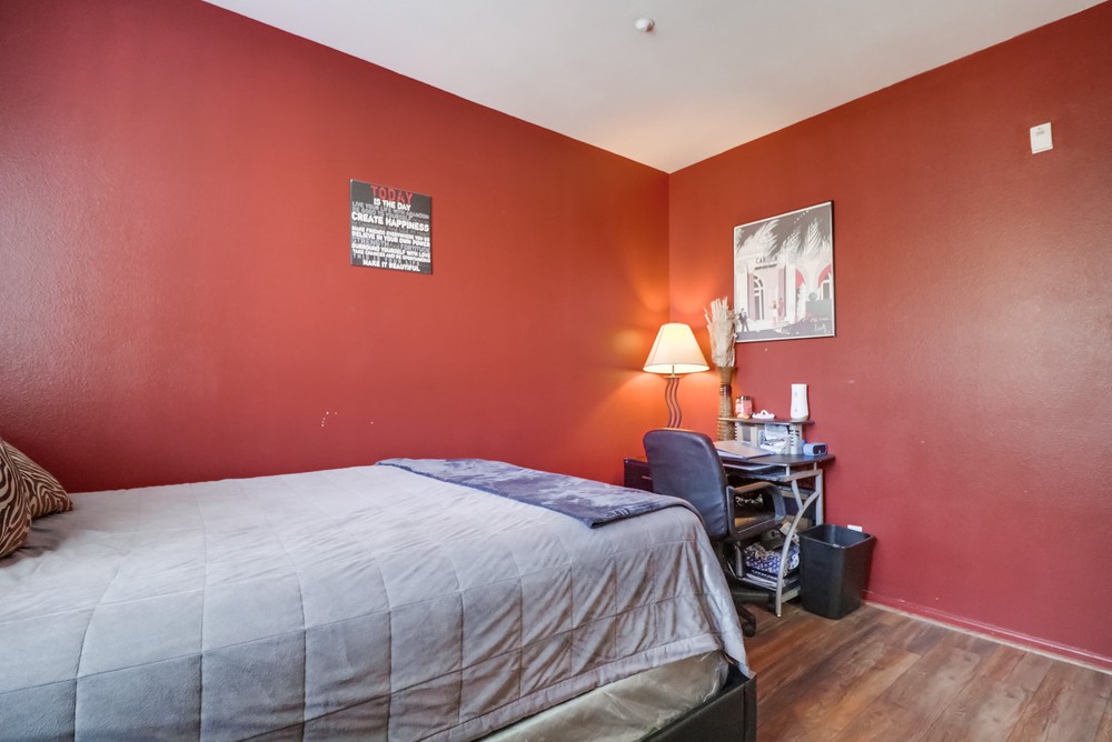 Virtual tour photo 34 of 47 for 4300 Newton Ave UNIT 84