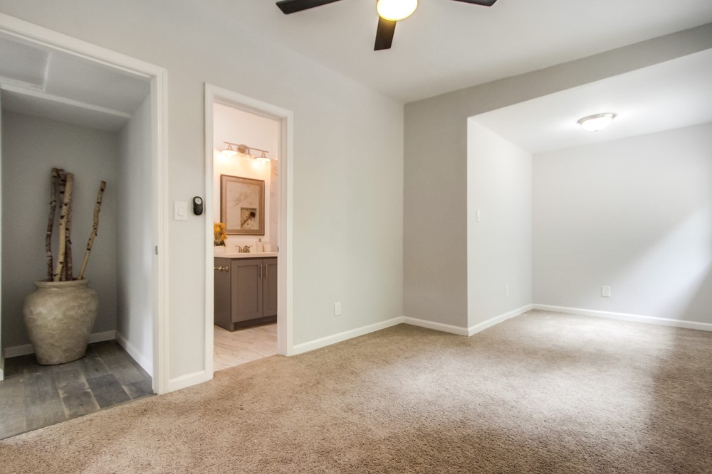 Virtual tour photo 25 of 50 for 4304 View Pl