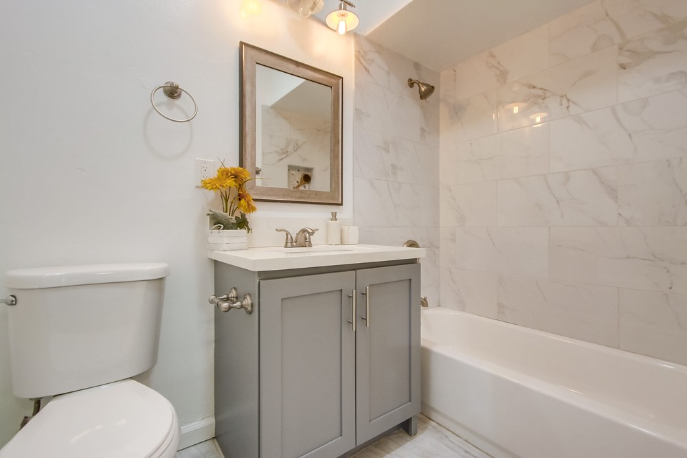 Virtual tour photo 27 of 50 for 4304 View Pl