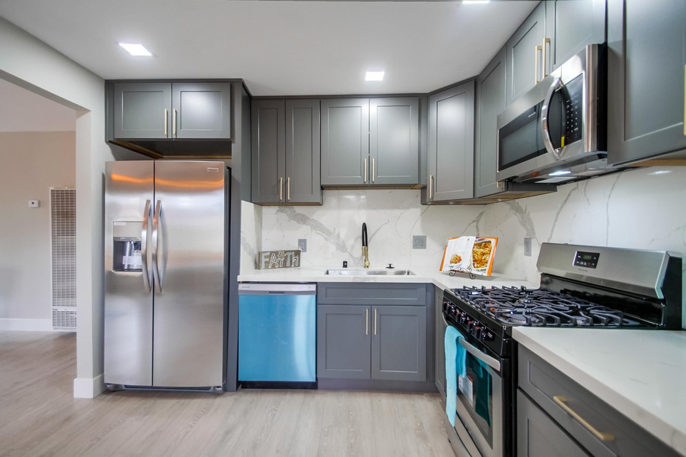 Virtual tour photo 17 of 35 for 4311 Samoset Ave