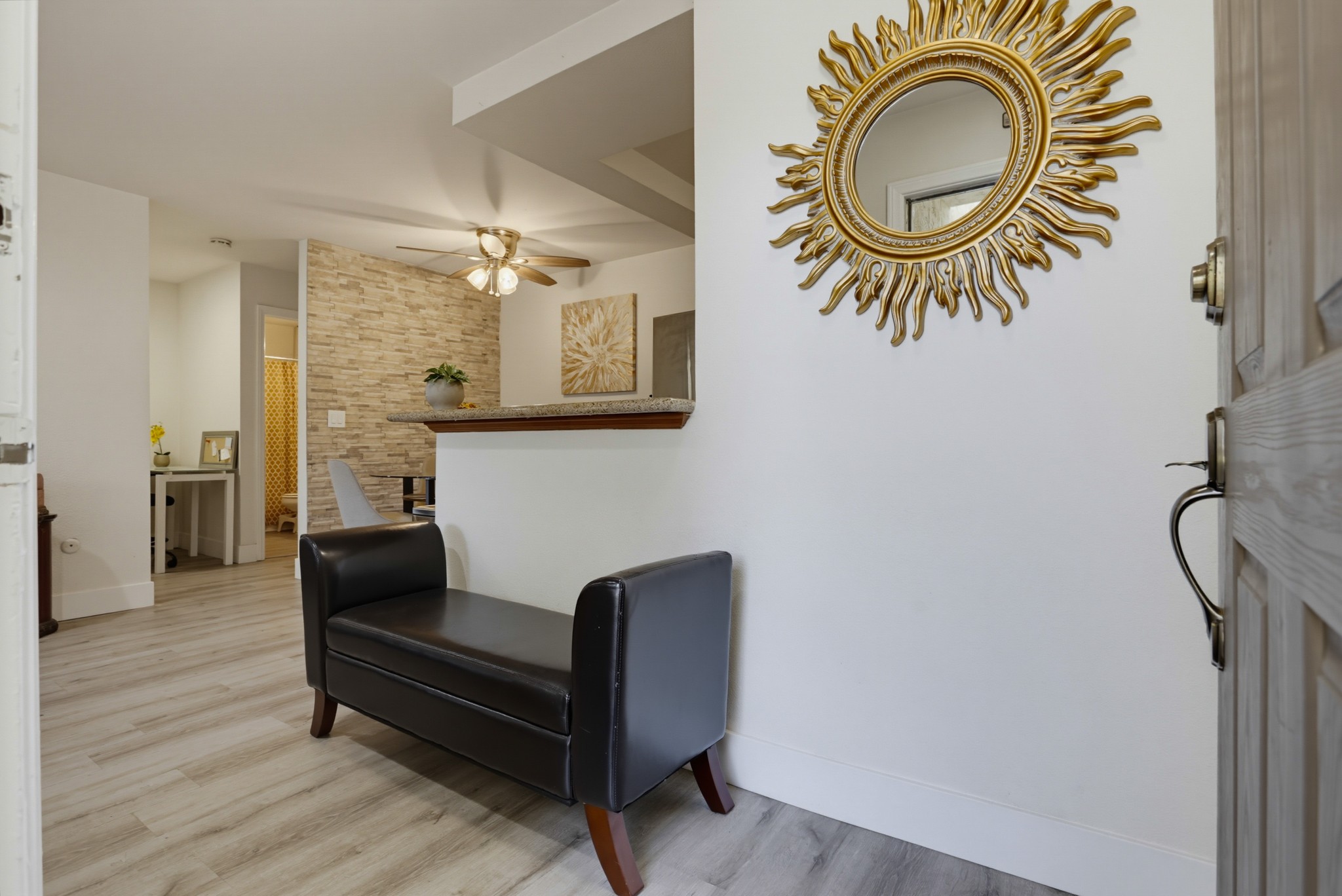 Virtual tour photo 4 of 33 for 432 Edgehill Ln #3