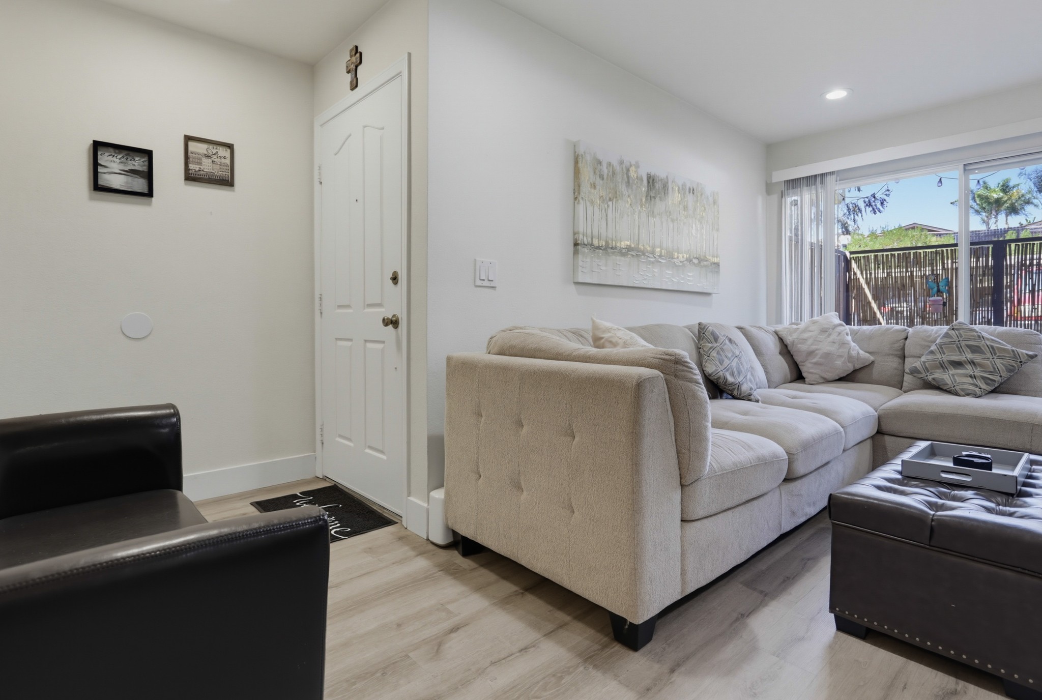 Virtual tour photo 5 of 33 for 432 Edgehill Ln #3