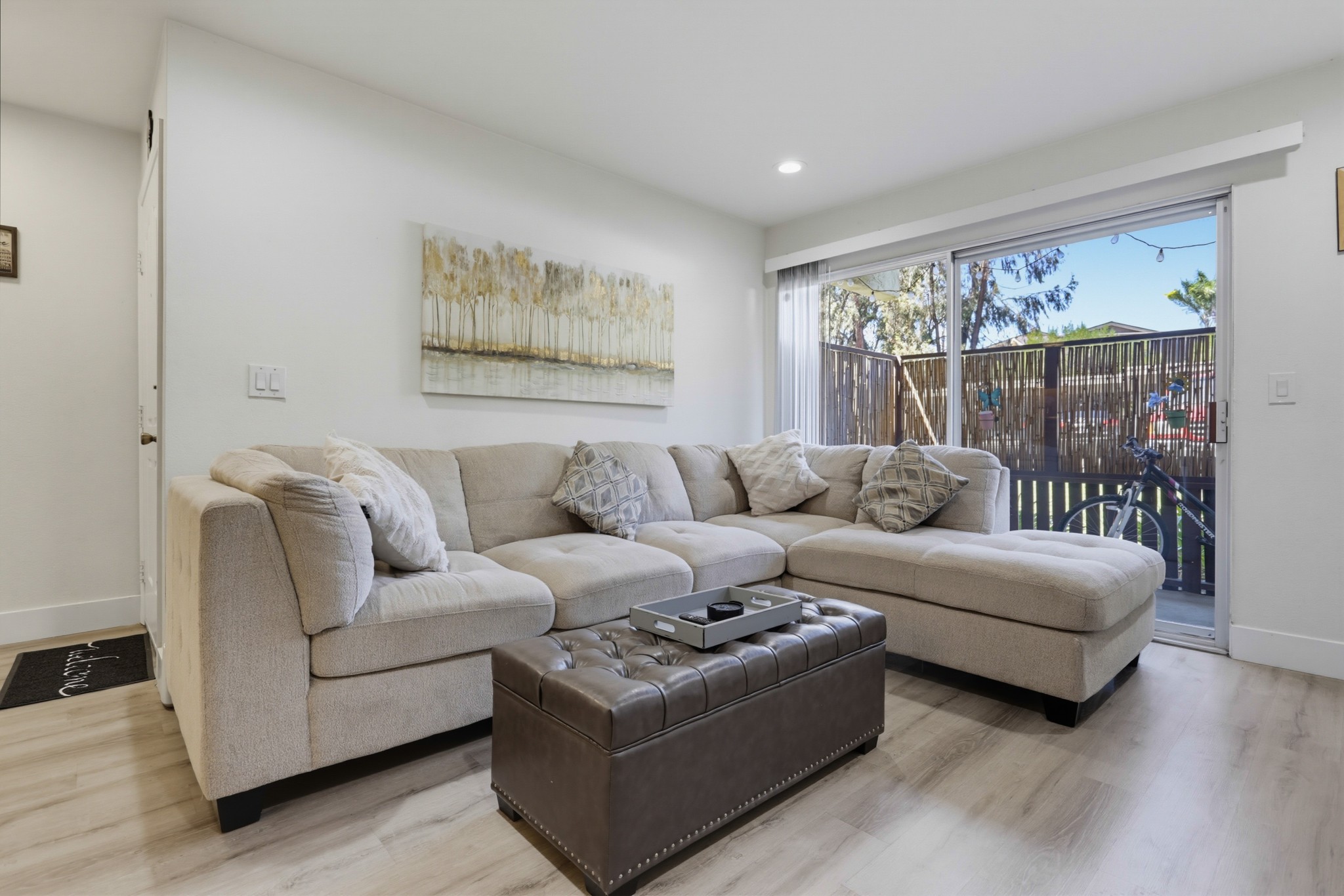 Virtual tour photo 6 of 33 for 432 Edgehill Ln #3