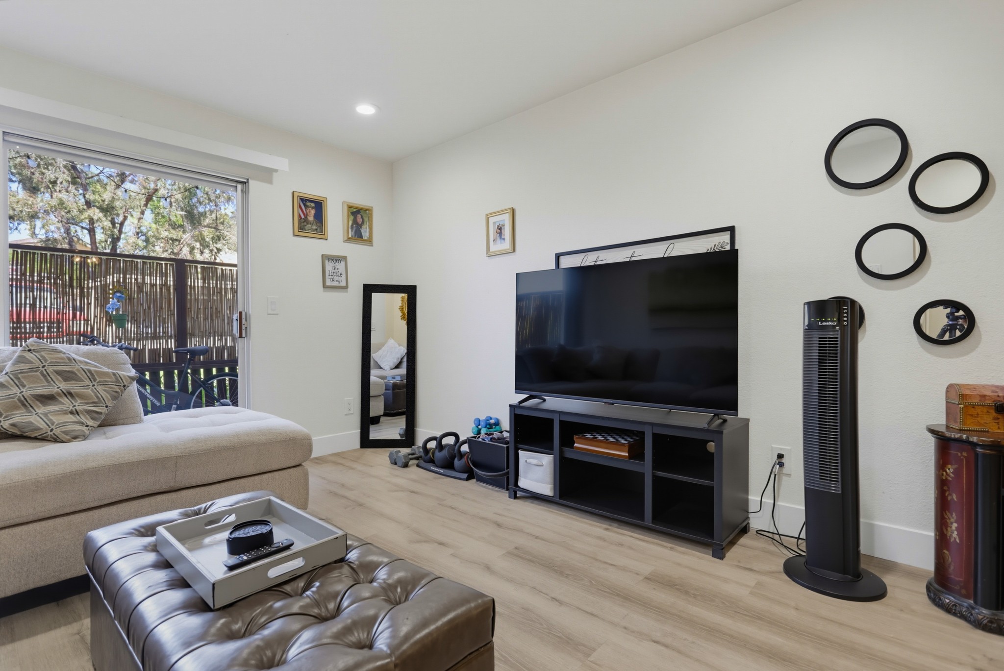 Virtual tour photo 7 of 33 for 432 Edgehill Ln #3
