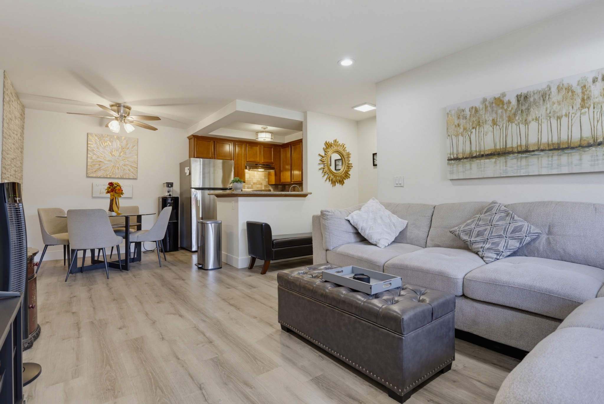 Virtual tour photo 8 of 33 for 432 Edgehill Ln #3