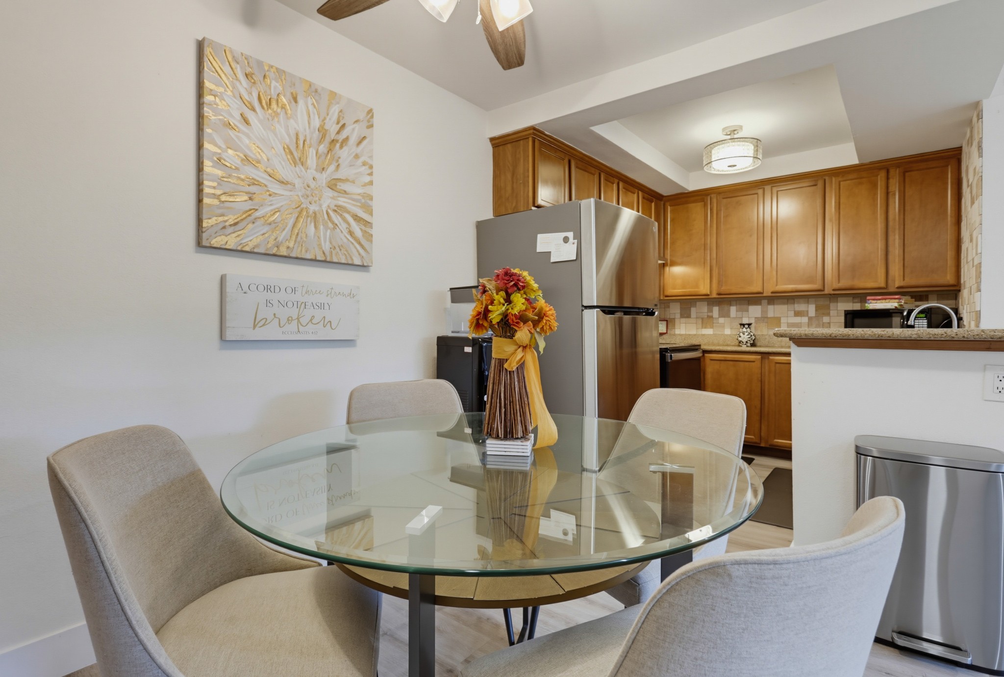 Virtual tour photo 10 of 33 for 432 Edgehill Ln #3