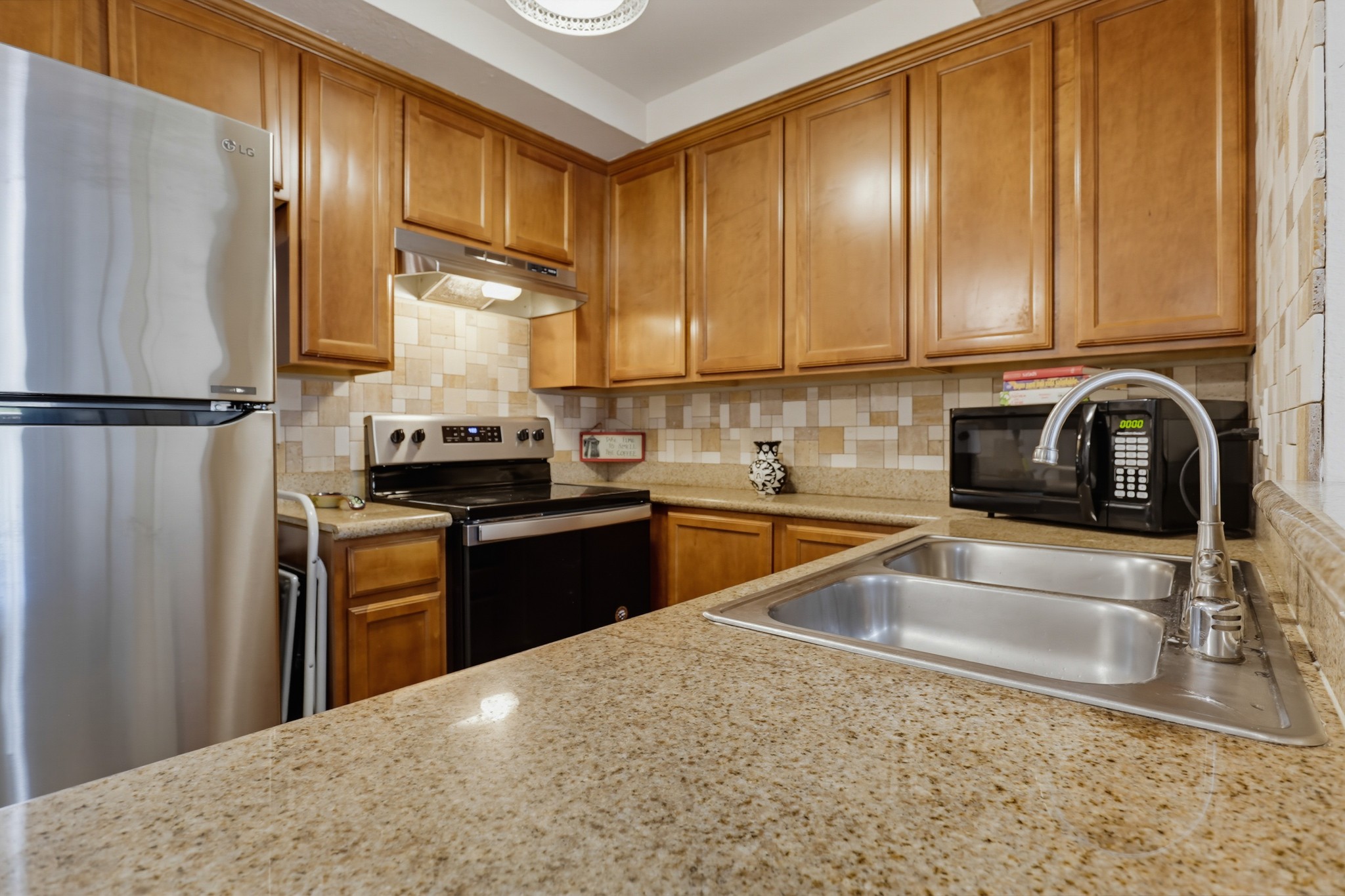 Virtual tour photo 14 of 33 for 432 Edgehill Ln #3