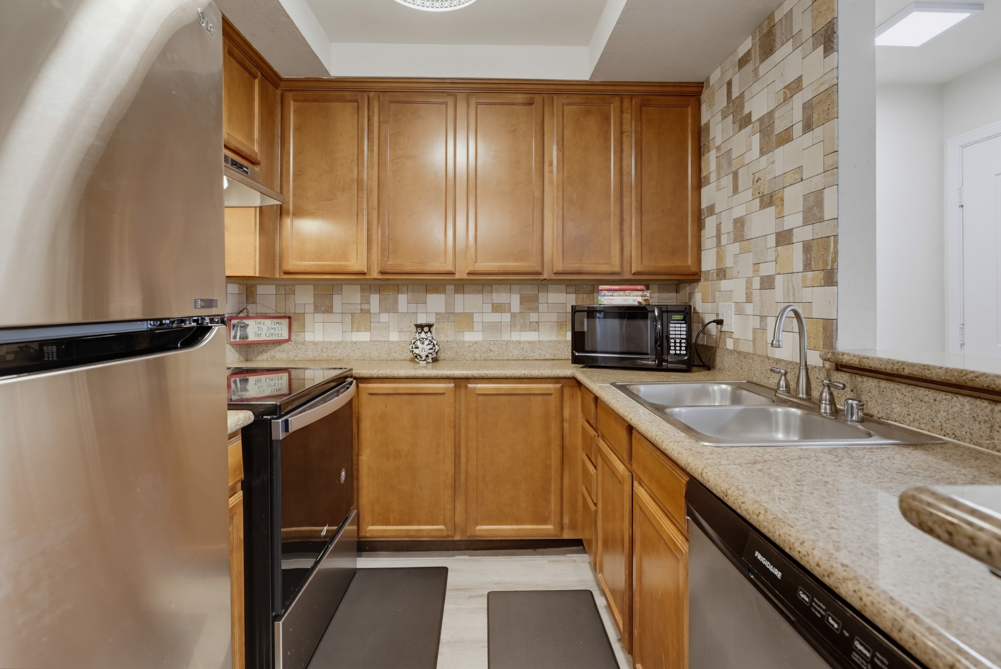 Virtual tour photo 15 of 33 for 432 Edgehill Ln #3