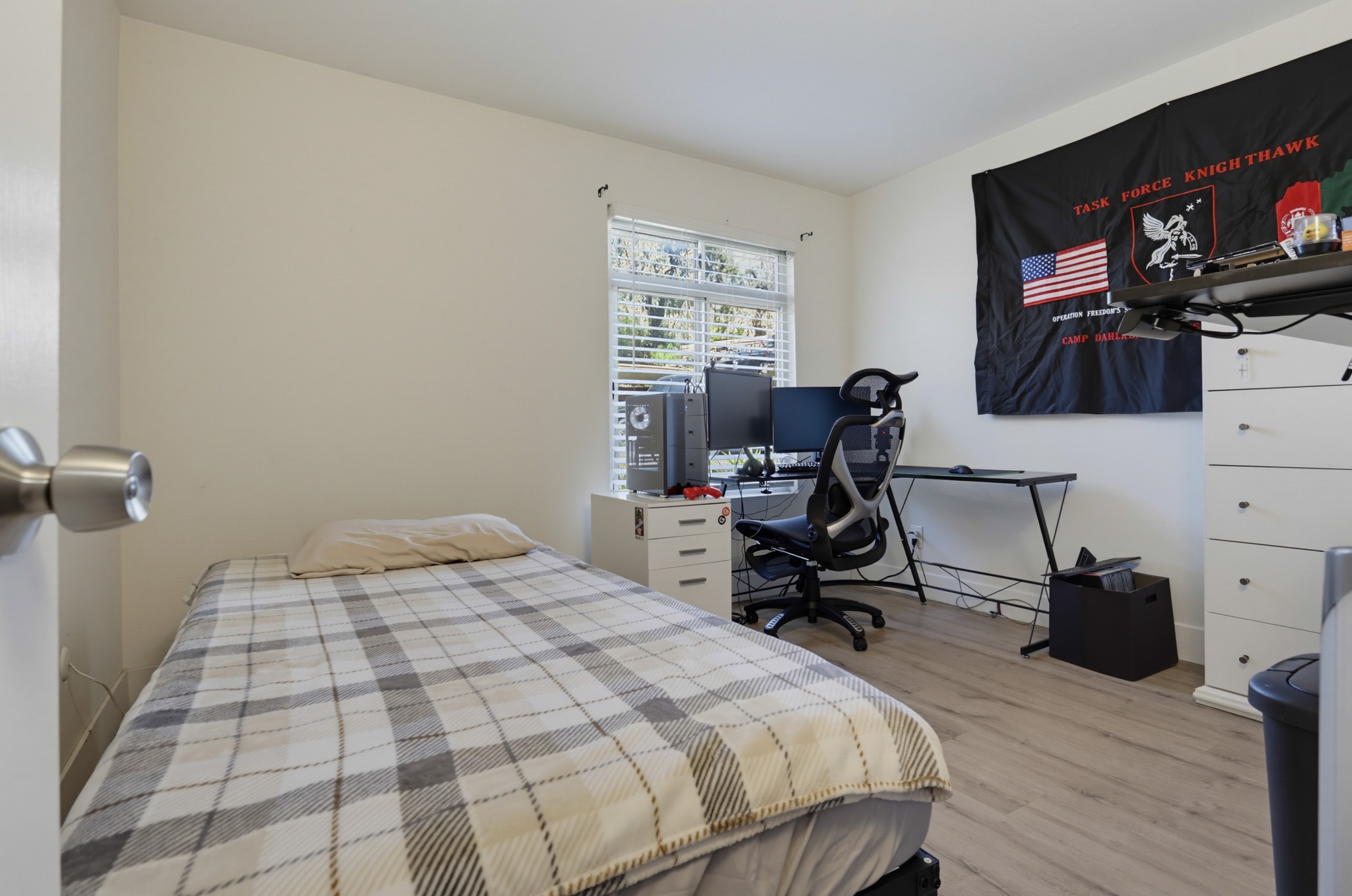 Virtual tour photo 18 of 33 for 432 Edgehill Ln #3