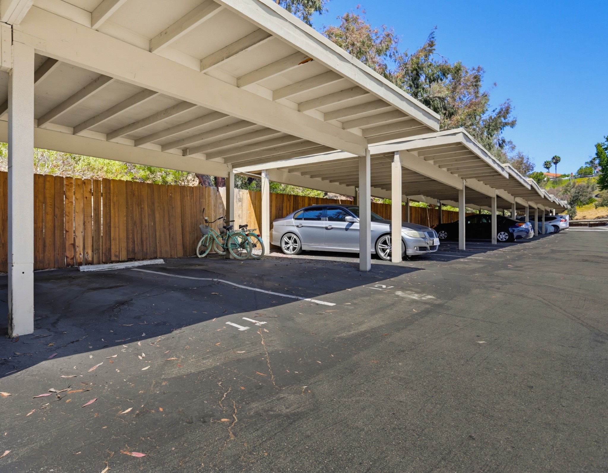 Virtual tour photo 27 of 33 for 432 Edgehill Ln #3